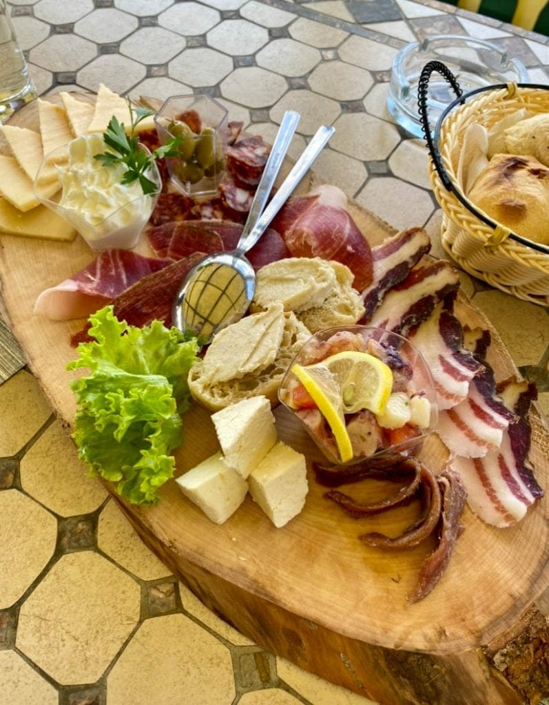 Croatia Cuisine, Croatia Cuisine: A Travelers Culinary Wonder