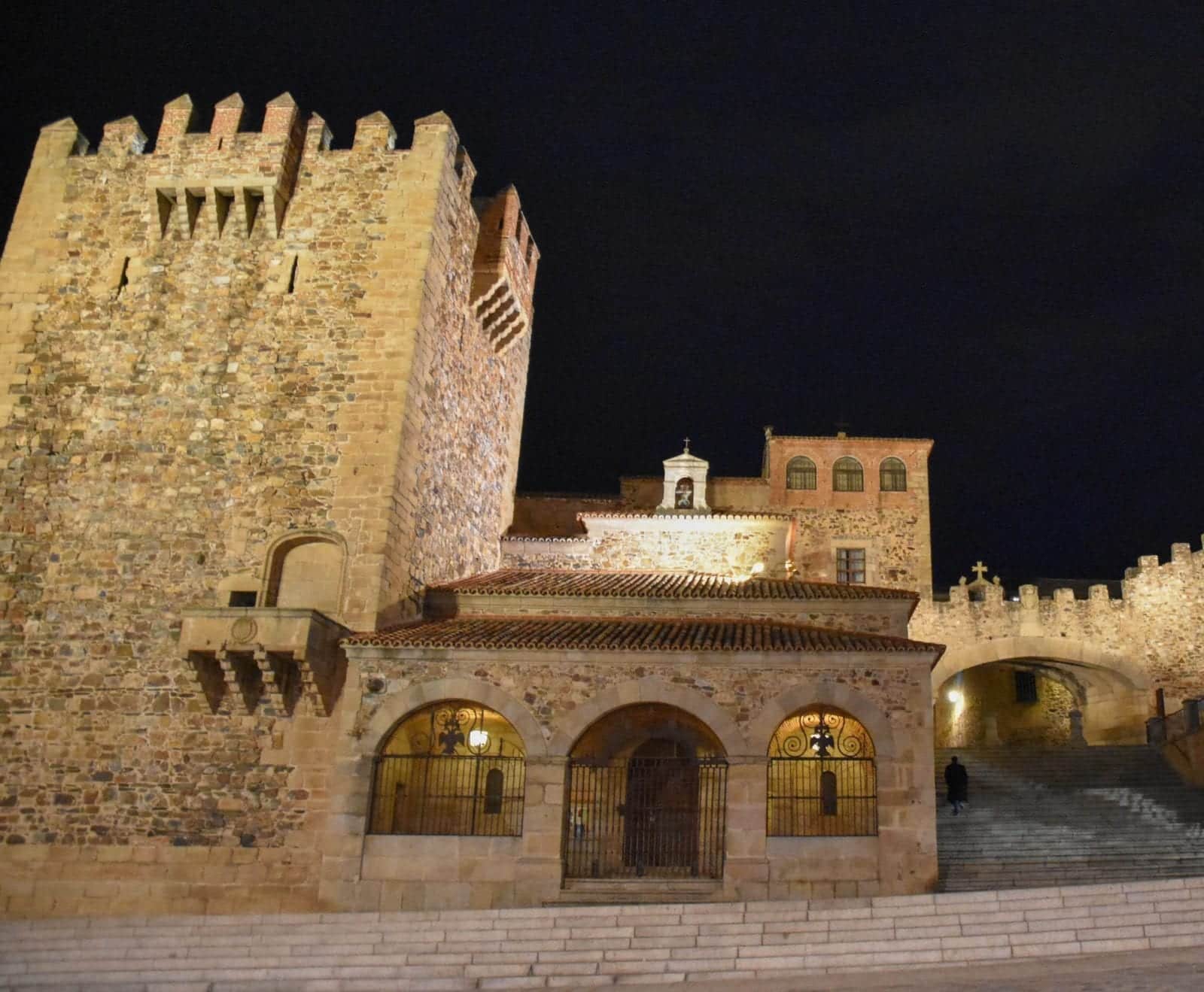Castle Hunters: Explore Iconic Castles Worldwide